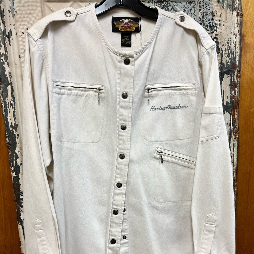 Vintage Ladies Harley Davidson cream color snap front shirt.
